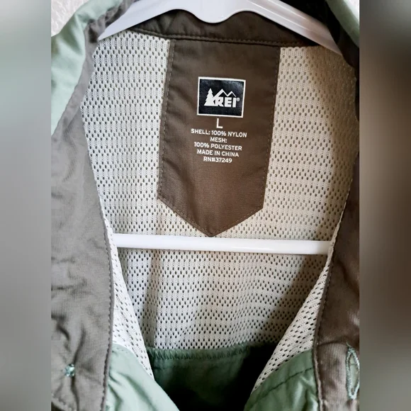 Men's REI Green Button Down Shirt - Picture 8 of 15